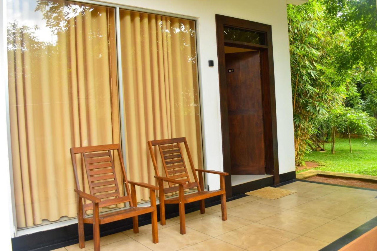 דמבולה Pivisuma Lodge מראה חיצוני תמונה