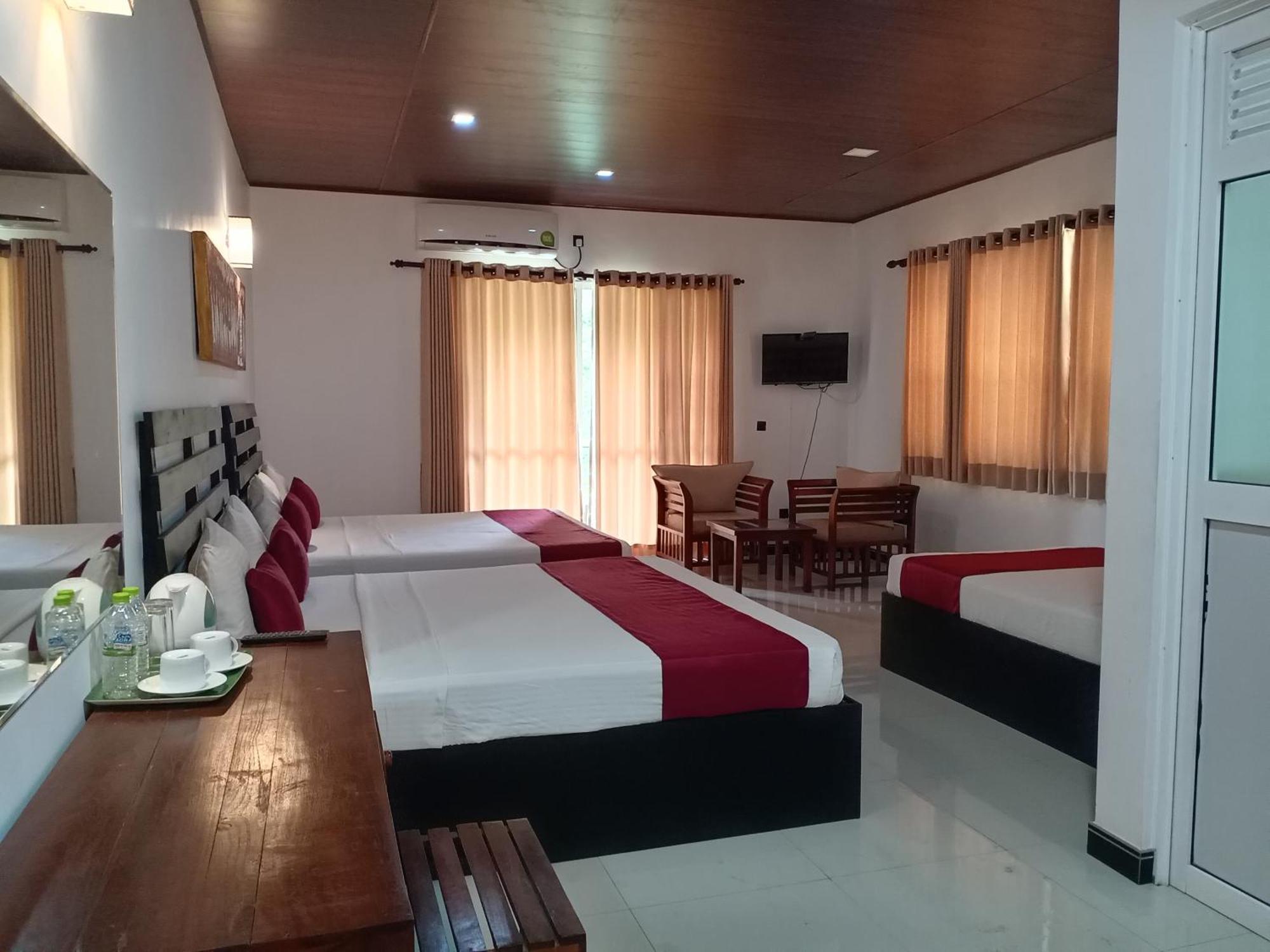 דמבולה Pivisuma Lodge מראה חיצוני תמונה