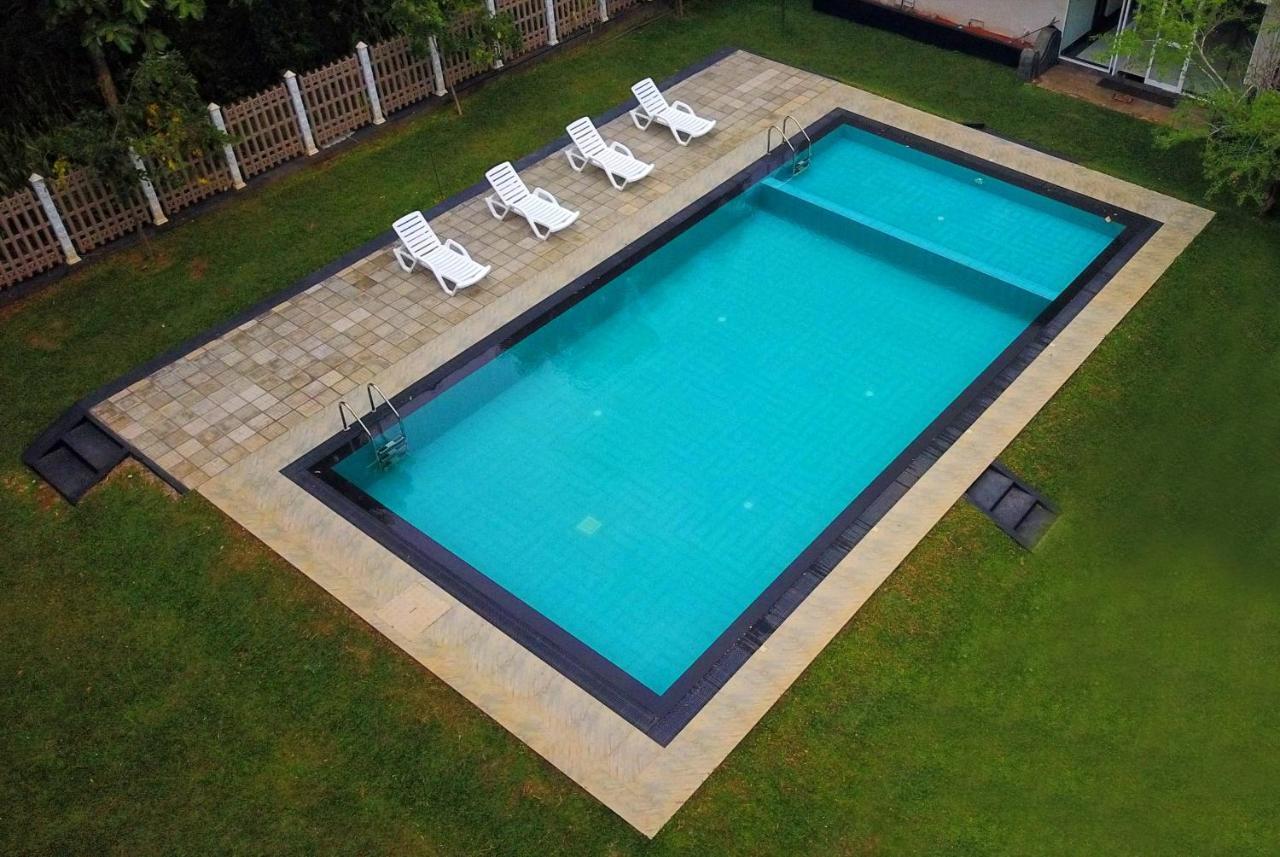 דמבולה Pivisuma Lodge מראה חיצוני תמונה